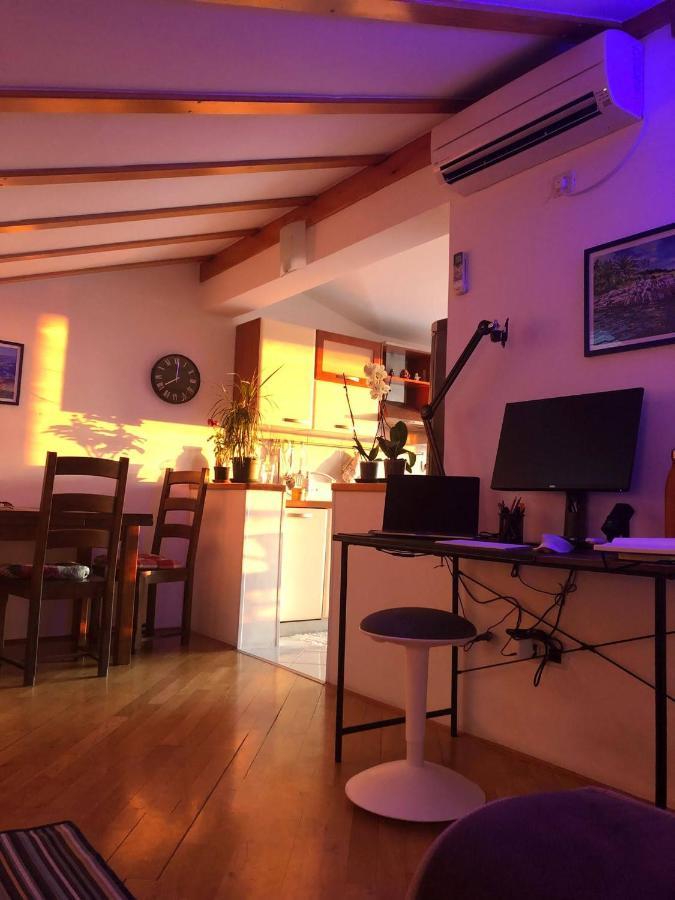 פורץ Lovely Place For Holiday מראה חיצוני תמונה